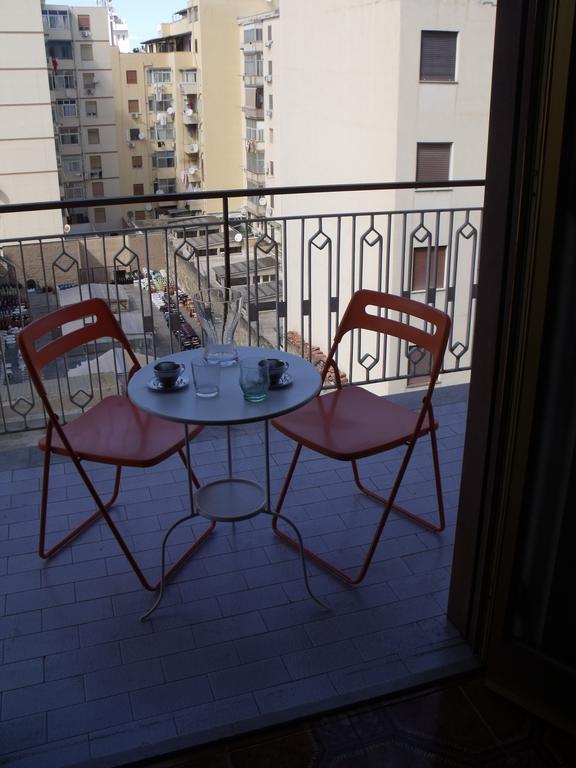 A Tre Passi Dal Centro Hotell Palermo Exteriör bild