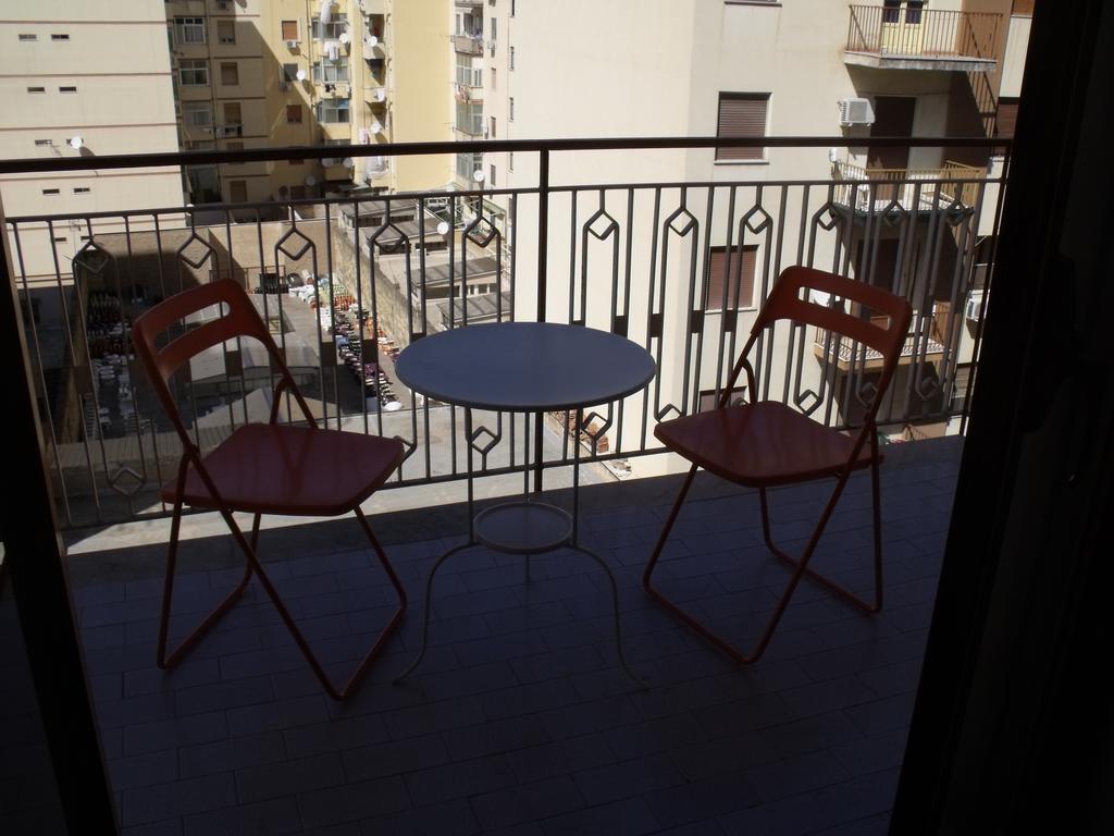 A Tre Passi Dal Centro Hotell Palermo Exteriör bild