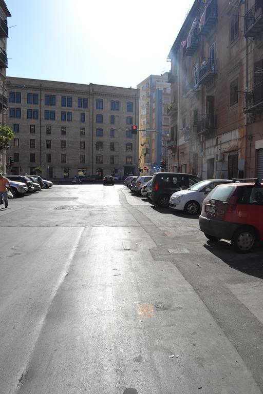 A Tre Passi Dal Centro Hotell Palermo Exteriör bild