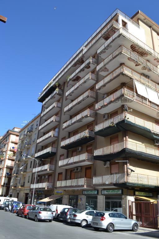 A Tre Passi Dal Centro Hotell Palermo Exteriör bild